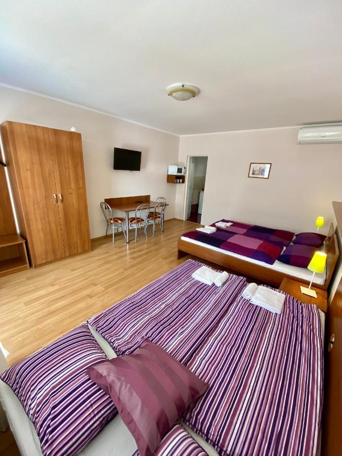 Apartmanovy Dom Flora Velky Meder Exterior photo