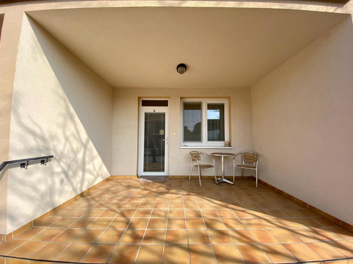 Apartmanovy Dom Flora Velky Meder Exterior photo