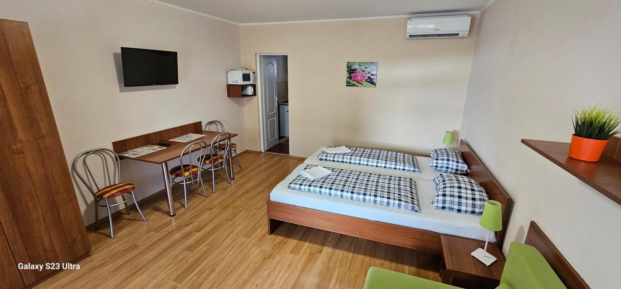 Apartmanovy Dom Flora Velky Meder Exterior photo