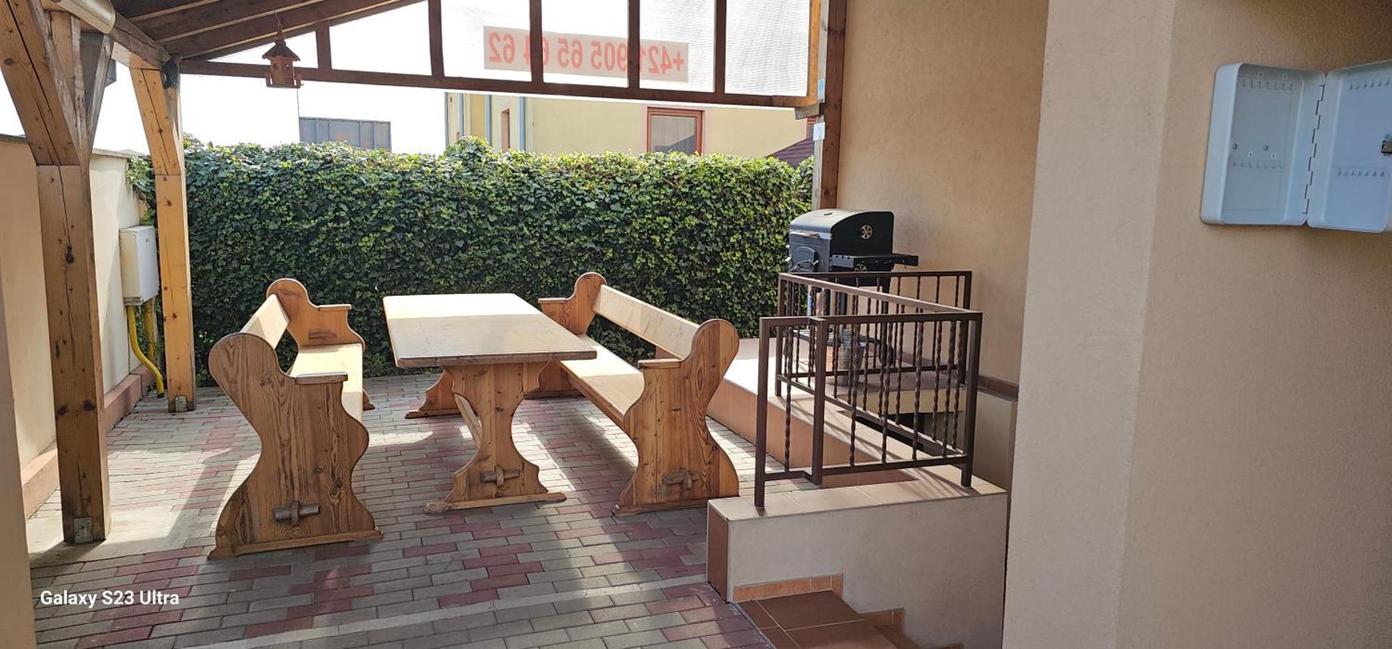 Apartmanovy Dom Flora Velky Meder Exterior photo